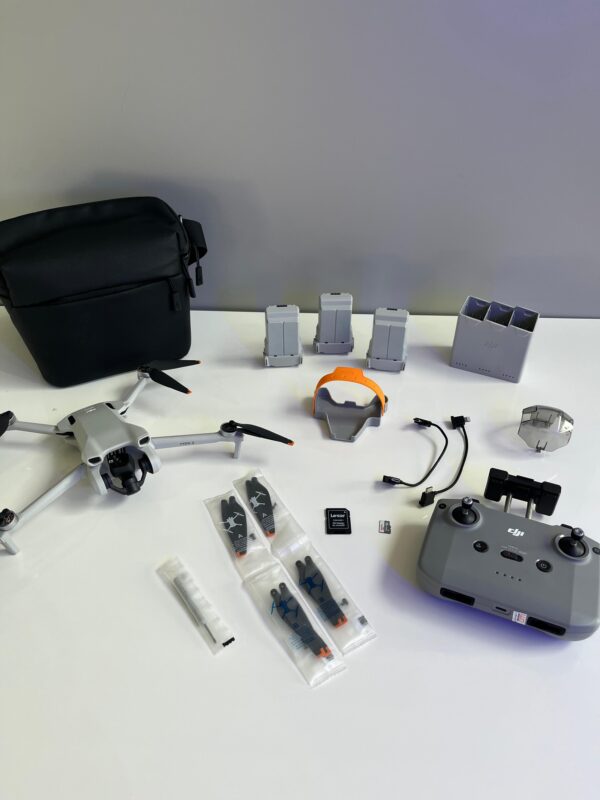 DJI Mini 3 Fly More Combo sem tela - SEMINOVO
